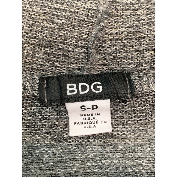 Grey BDG lightweight hooded top, Size small. Smoke free home - Picture 3 of 3